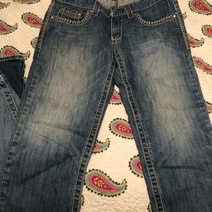 Cruel girl capri’s